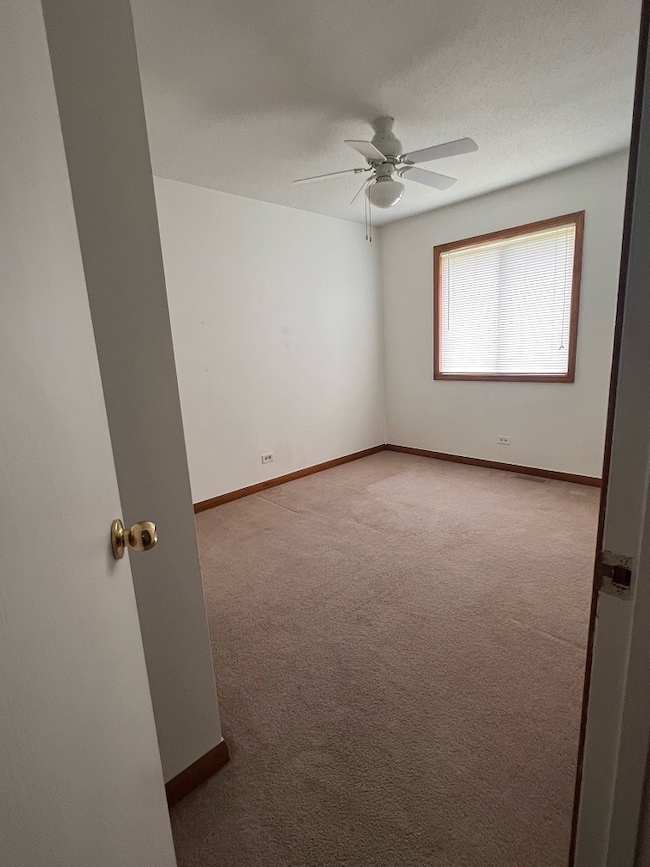 3327 Acorn Ct, Aurora, IL 60504 - photo 7