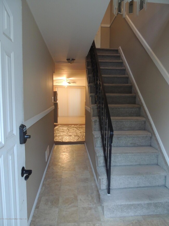 27 White Oak Ln, Staten Island, NY 10309 - photo 2
