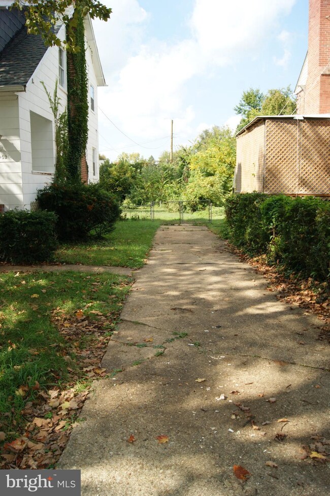 3902 W Strathmore Ave, Baltimore, MD 21215 - photo 2