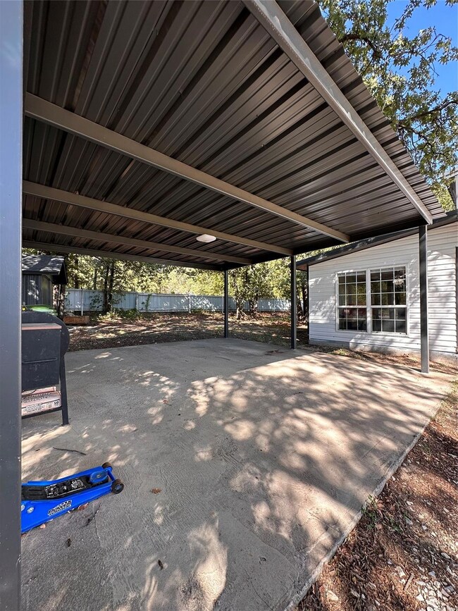 1405 Jay Bird Rd, Springtown, TX 76082 - photo 6