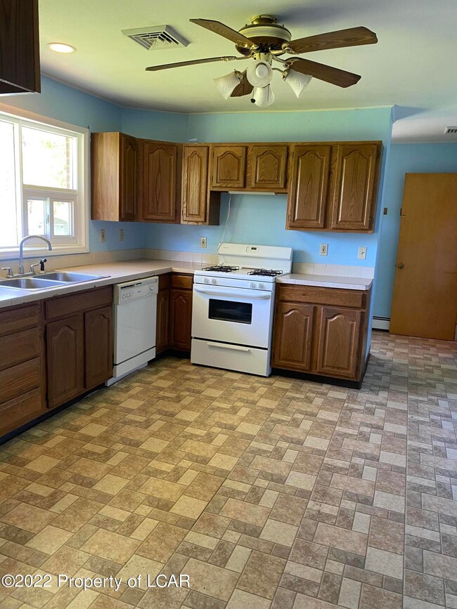 58 Dagobert St, Wilkes Barre, PA 18702 - photo 7