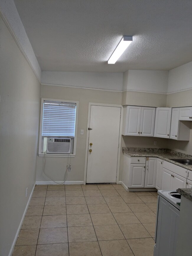 3359 Frick Rd unit 4, Houston, TX 77086 - photo 5