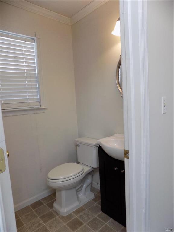 6825 Hunt Dr, Macungie, PA 18062 - photo 7