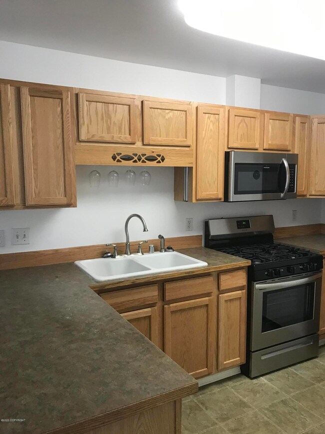 3109 Willow St unit A, Anchorage, AK 99517 - photo 5