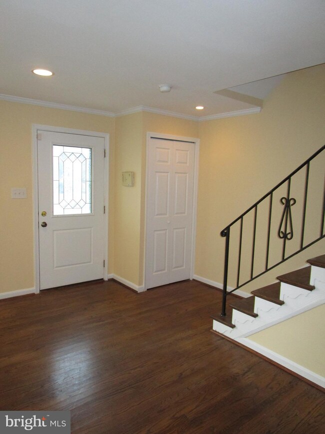 8247 Imperial Dr, Laurel, MD 20708 - photo 2