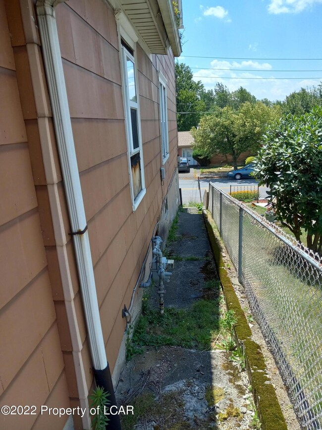 733 Diamond side of house
