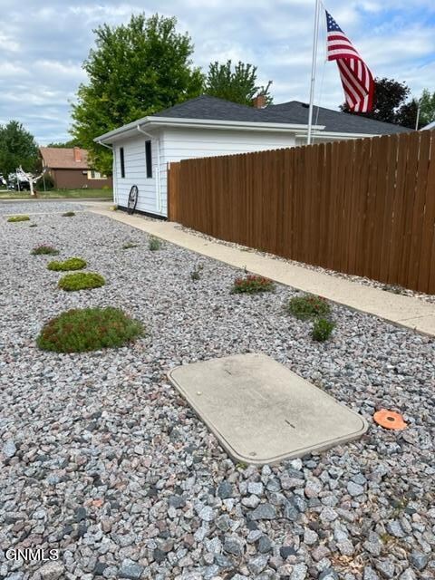 1406 5th Ave NE, Jamestown, ND 58401 - photo 3