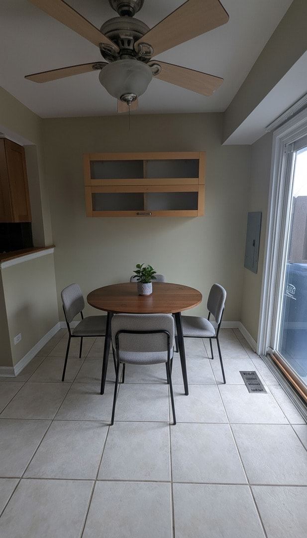 2233 Flower Ct unit 128, Schaumburg, IL 60194 - photo 6