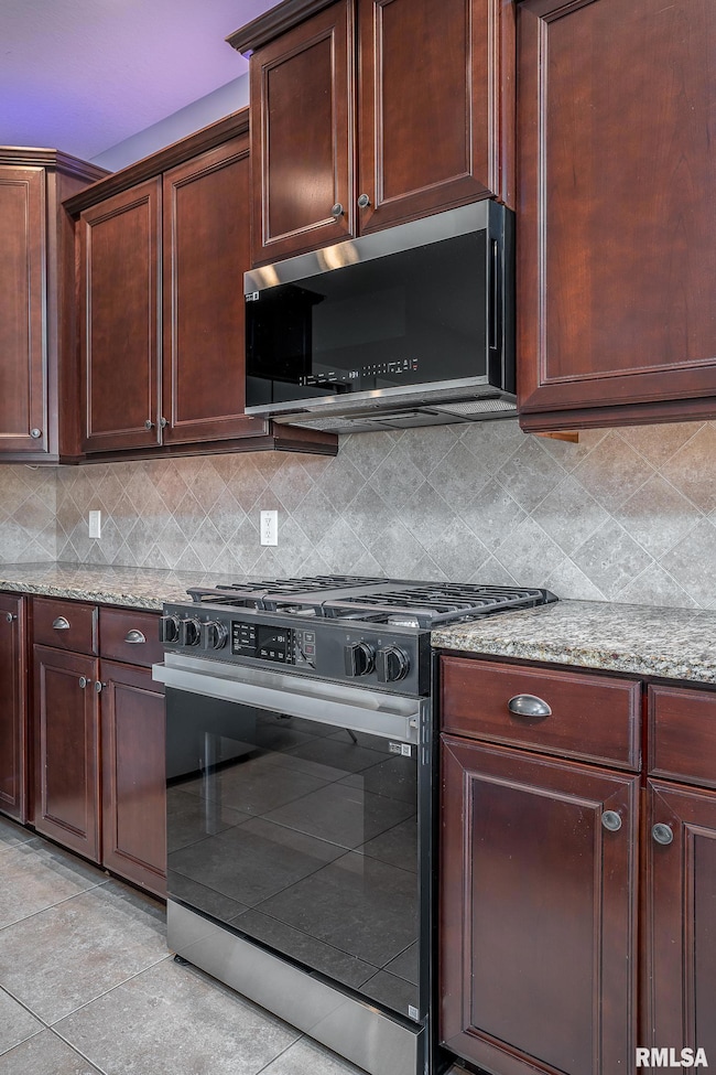 4084 Lilly Ct, Bettendorf, IA 52722 - photo 7