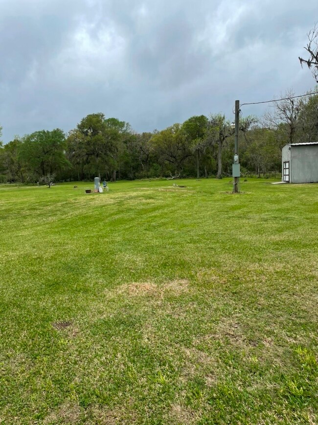 17288 County Road 945b, Brazoria, TX 77422 - photo 2