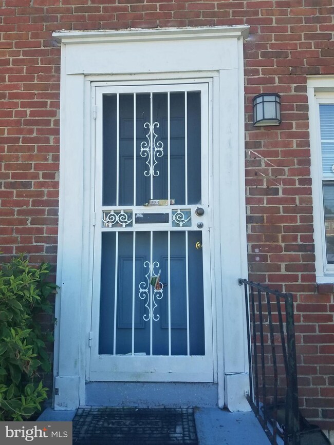 4451 Eldone Rd, Baltimore, MD 21229 - photo 2