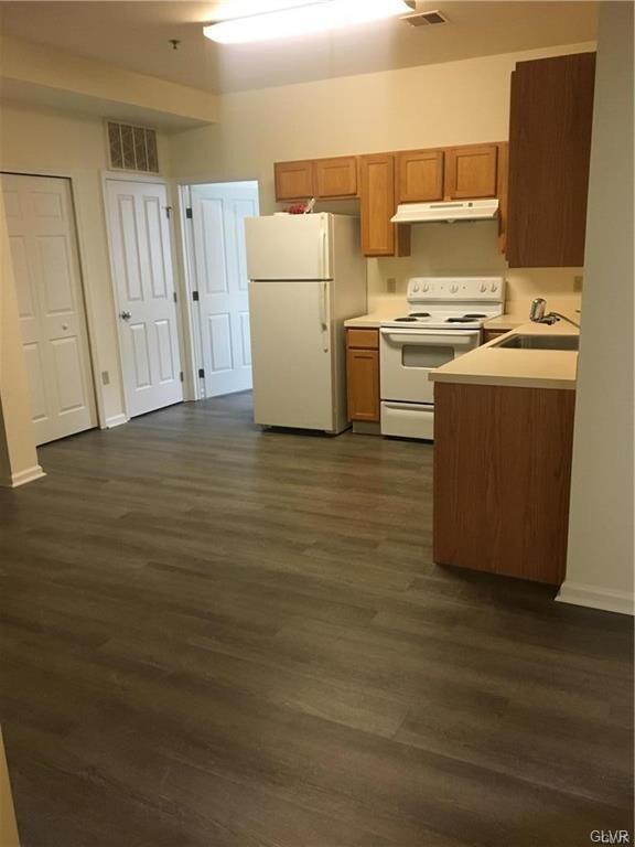 79 W Market St unit Apartment S, Bethlehem, PA 18018 - photo 4