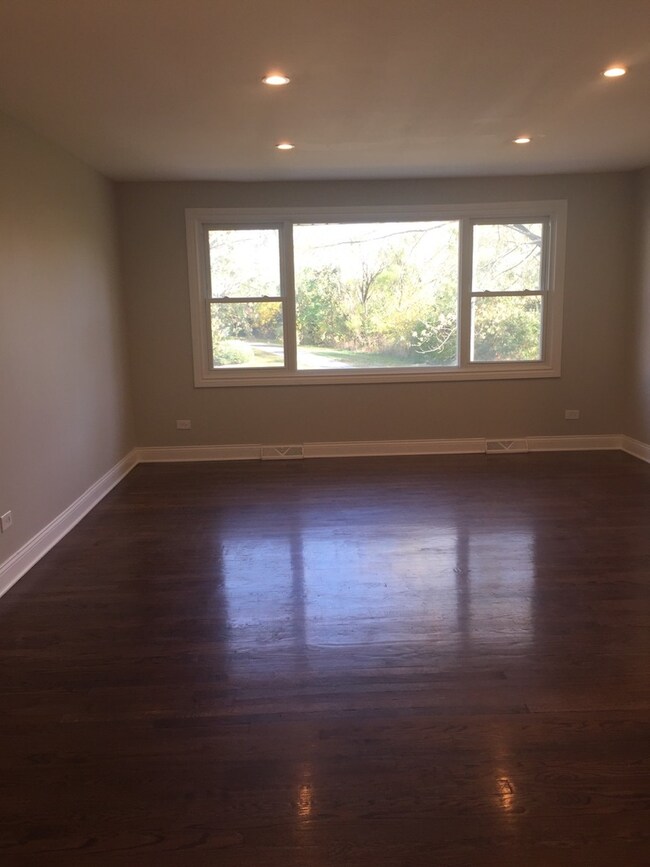 17318 Burr Oak Ln, Hazel Crest, IL 60429 - photo 7