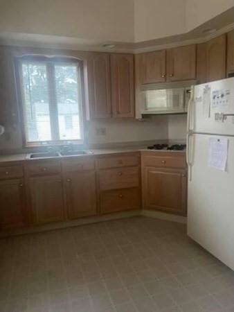 33 Main St unit 2, Fairhaven, MA 02719 - photo 4