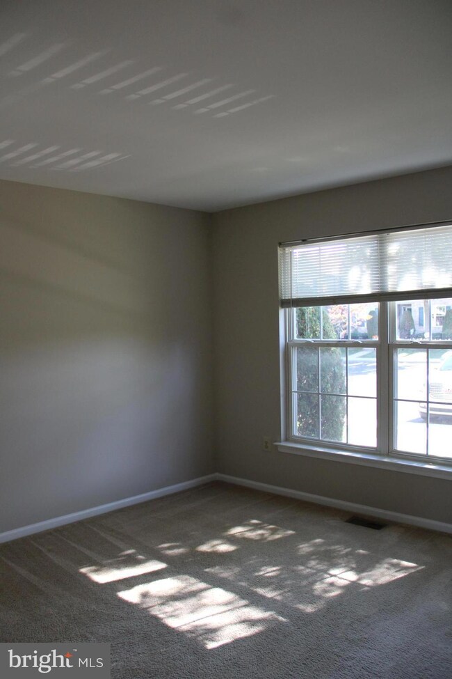 100 Fawn Ct, Royersford, PA 19468 - photo 3