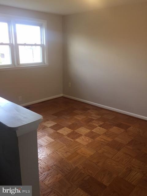 936 Circle Dr, Halethorpe, MD 21227 - photo 3