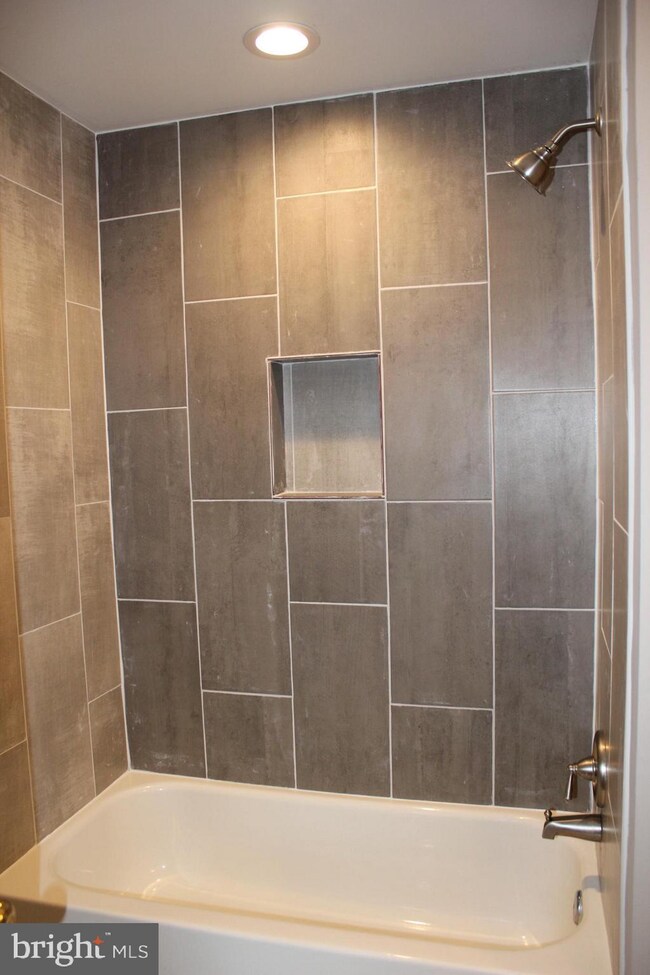 12336 Field Lark Ct, Fairfax, VA 22033 - photo 2