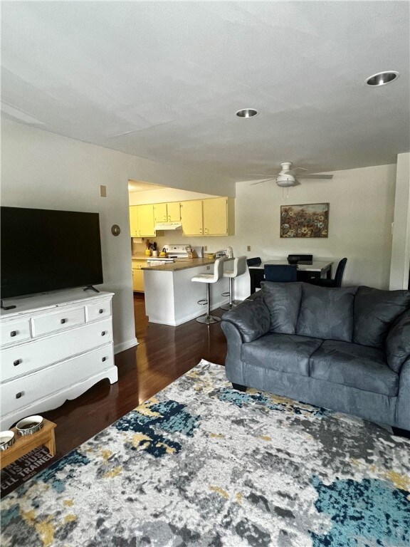 400 Narragansett Pkwy unit WA11, Warwick, RI 02888 - photo 2