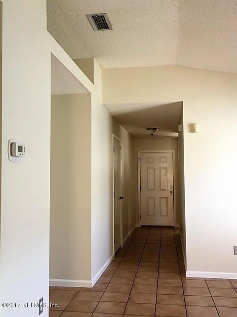 2326 Townsquare Dr, Jacksonville, FL 32216 - photo 6