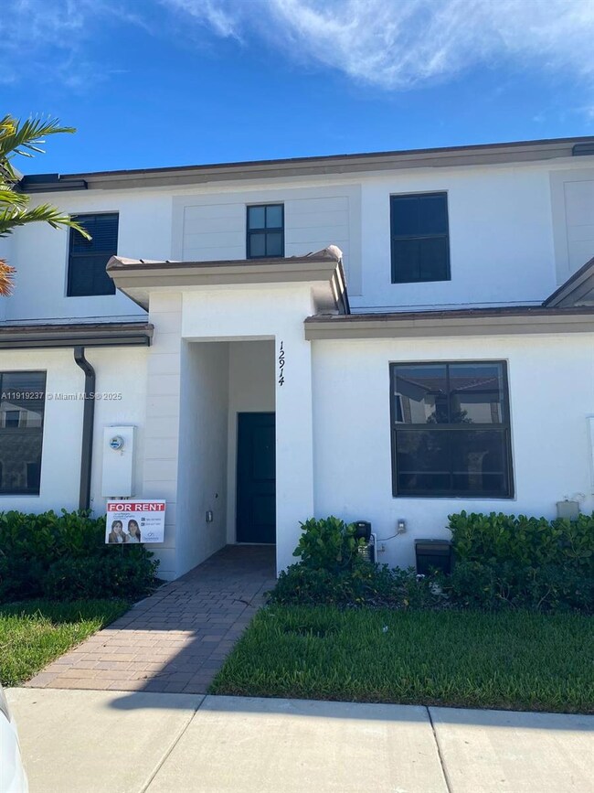 12914 SW 232nd Ln unit 12914, Homestead, FL 33032 - photo 2