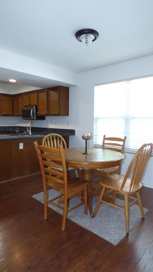 Eat in Kitchen Space