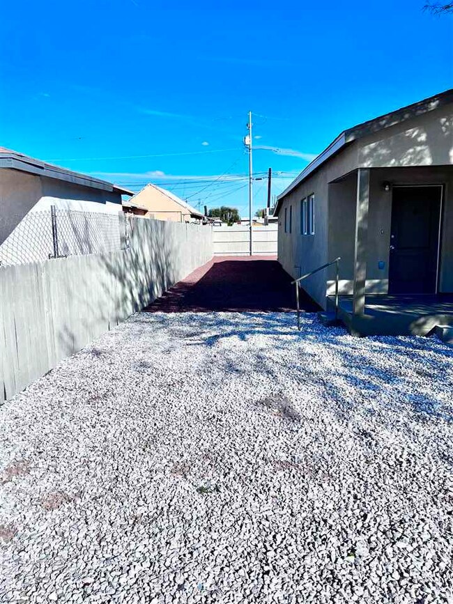 175 N 13th Ave, Yuma, AZ 85364 - photo 5
