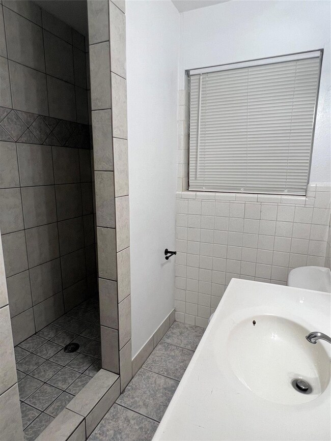 1234 S Brazos St, Weatherford, TX 76086 - photo 6