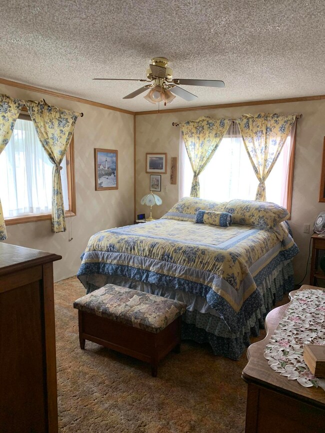 1242 Owens St, Klamath Falls, OR 97601 - photo 7