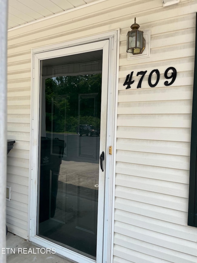 4709 Scepter Way unit 63, Knoxville, TN 37912 - photo 2