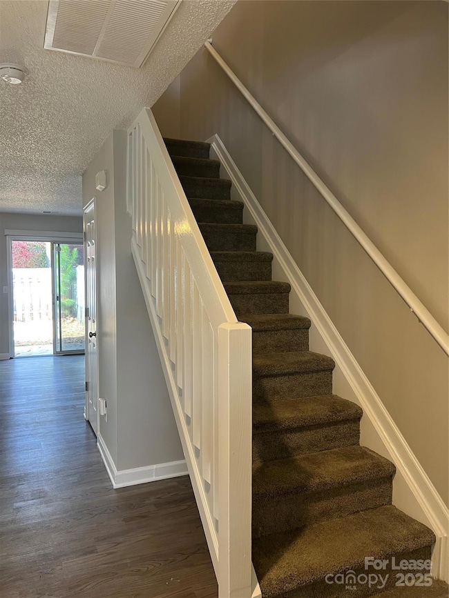 6075 Cougar Ln, Charlotte, NC 28269 - photo 3