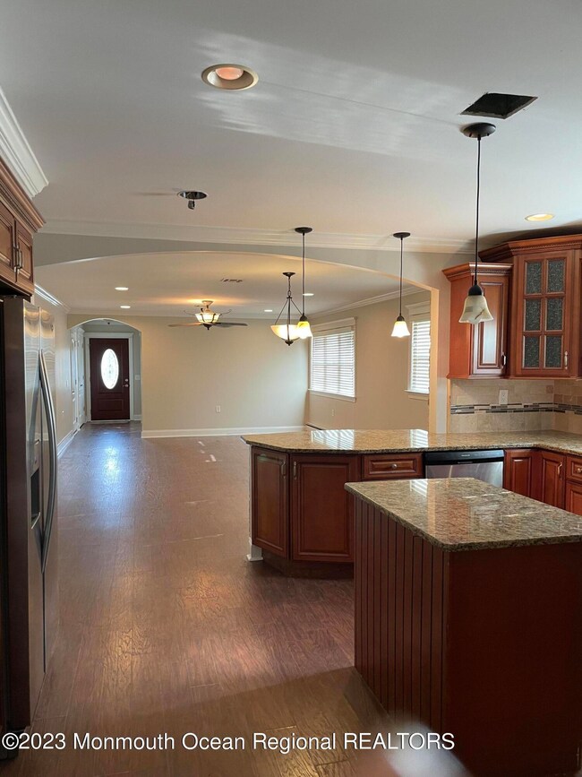 443 Costa Mesa Dr, Toms River, NJ 08757 - photo 4