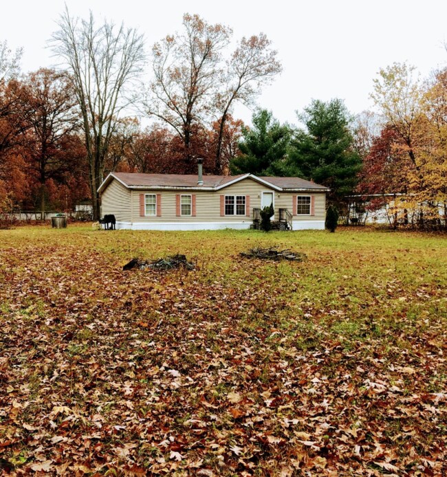 2455 W Pinewood Blvd, Bitely, MI 49309 - photo 3