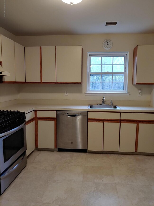 60 County Rd unit H044, Cliffwood, NJ 07721 - photo 3