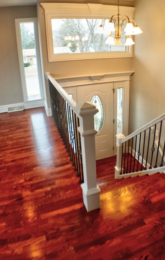 3312 Fountainbleau Dr, Hazel Crest, IL 60429 - photo 2