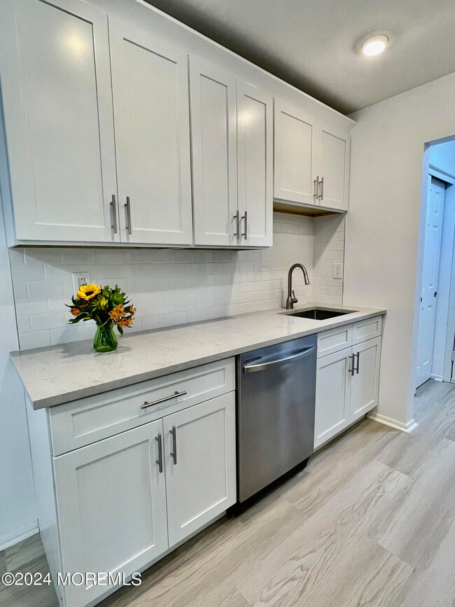 175 Amberly Dr unit A, Manalapan, NJ 07726 - photo 5