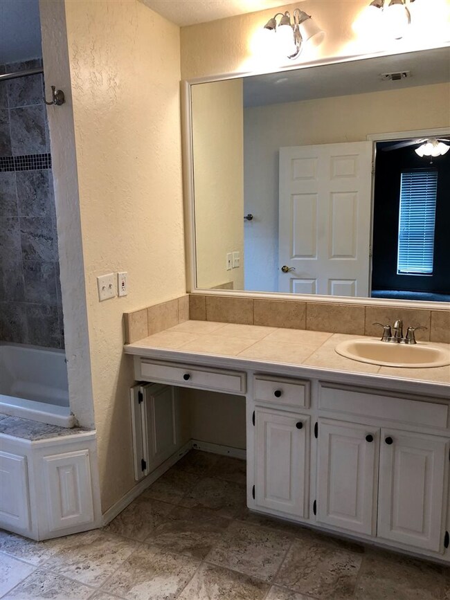 2517 Sue St, Duncan, OK 73533 - photo 6