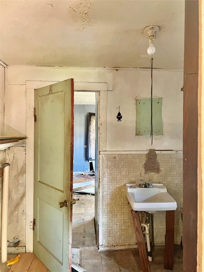 full size bathroom