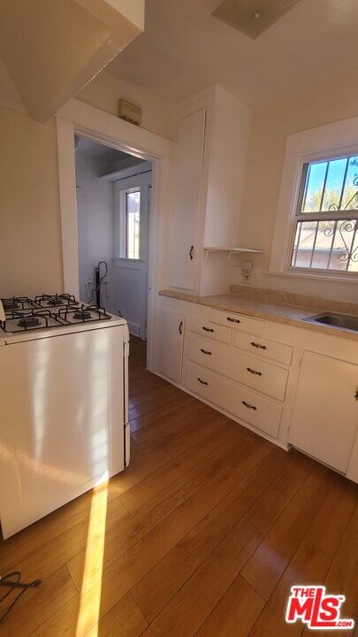 1854 S La Brea Ave, Los Angeles, CA 90019 - photo 5