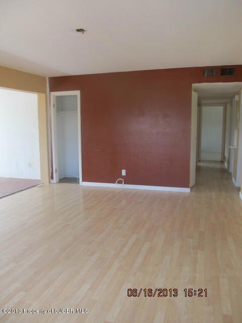 2301 N Western Ave 007