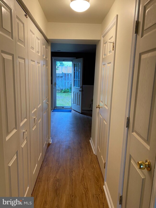 13971 Baton Rouge Ct, Centreville, VA 20121 - photo 3