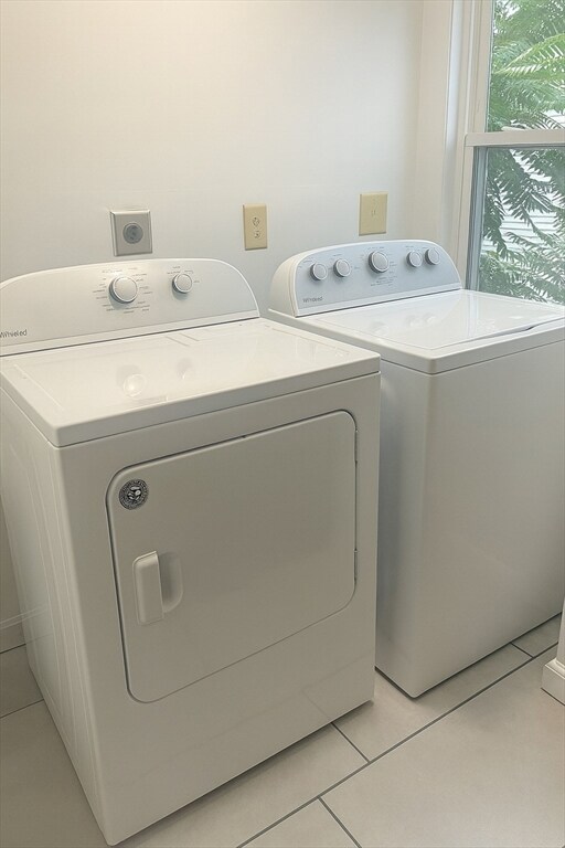 74 Grand St unit 1, Lowell, MA 01851 - photo 3