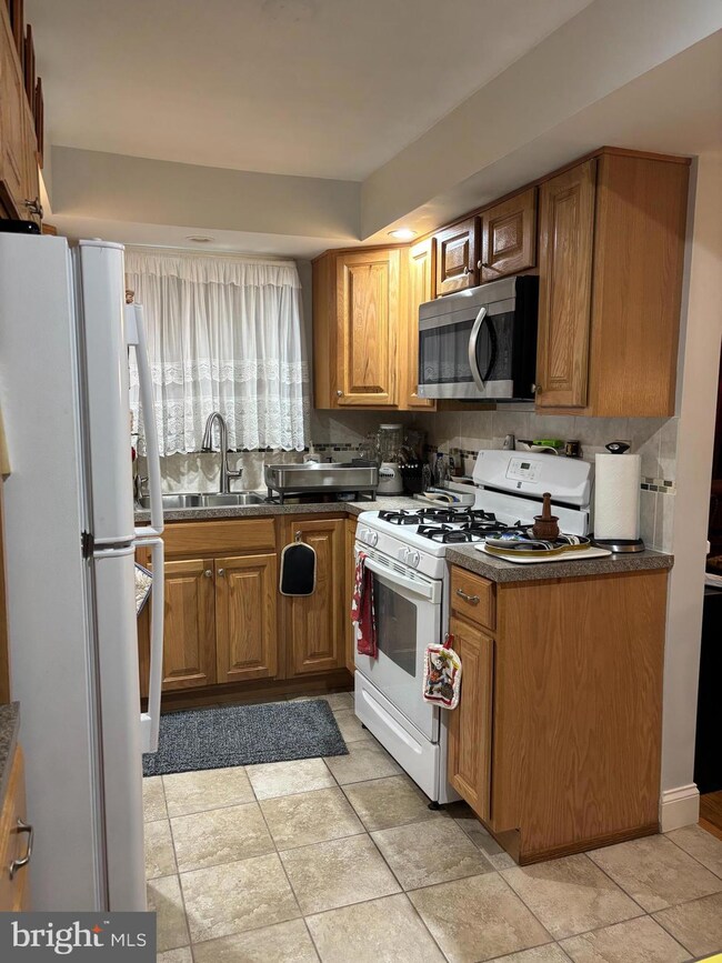 823 Church Ln, Lansdowne, PA 19050 - photo 7