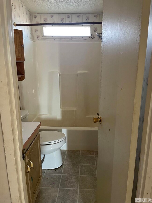 645 Verwolf Dr, Winnemucca, NV 89445 - photo 5