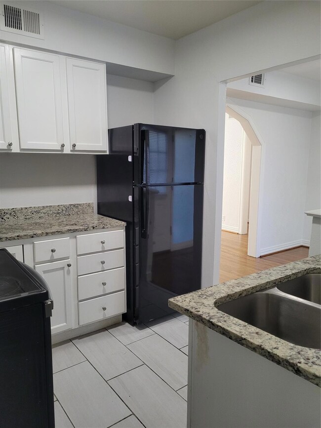 5719 Live Oak St unit A, Dallas, TX 75206 - photo 2