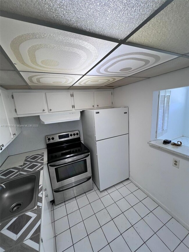 89 Berkshire D, West Palm Beach, FL 33417 - photo 5