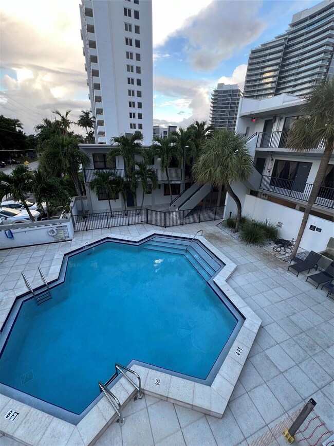 2100 NE 33rd Ave unit GS S, Fort Lauderdale, FL 33305 - photo 3