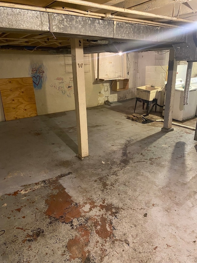 945 E Hickory St, Kankakee, IL 60901 - photo 7