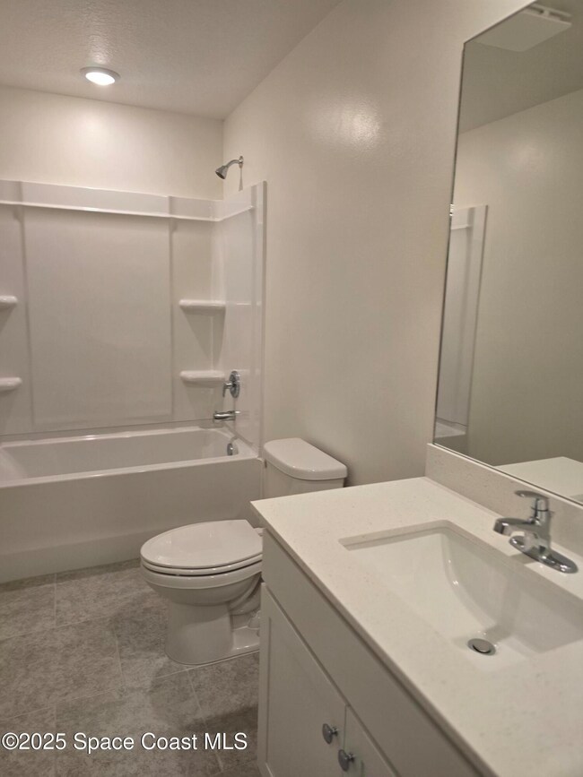 561 Richmond Cir SW, Palm Bay, FL 32908 - photo 4