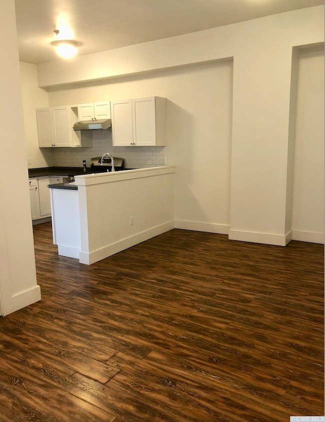 431 Warren St unit 2, Hudson, NY 12534 - photo 2