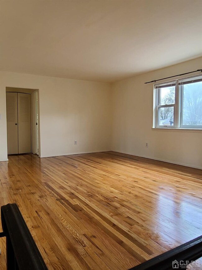 161 Evergreen Rd unit 8B, Edison, NJ 08837 - photo 2